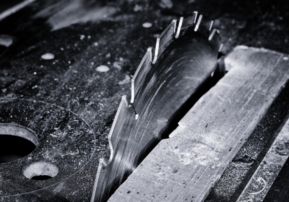 Hot and cold cutting mill blades